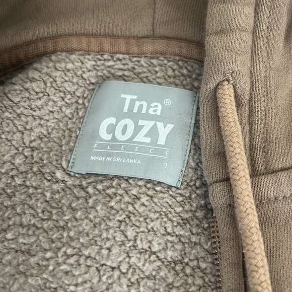 Aritzia Tna Cozy Fleece Zip Up - Picture 5 of 6